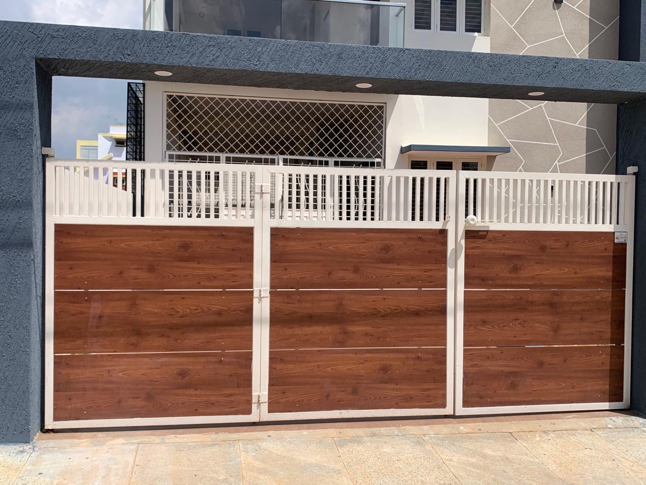 Gate