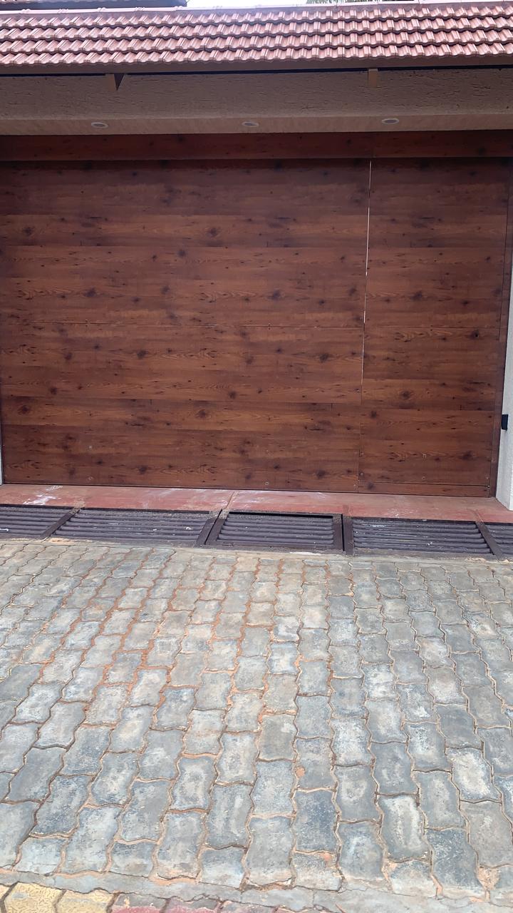 Gate